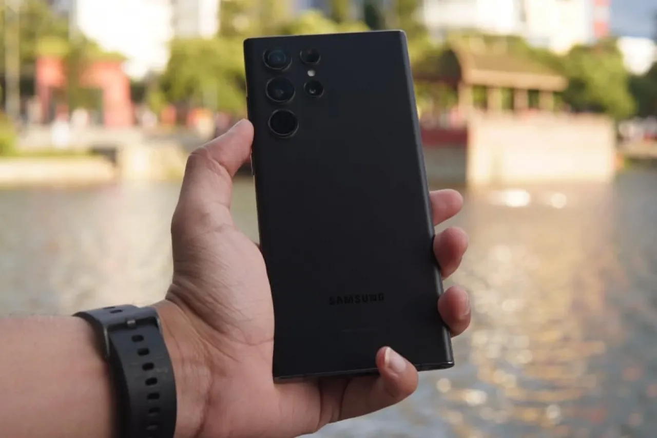 Samsung Galaxy S22 Serisi Son Büyük One UI 8 Güncellemesini Aldı