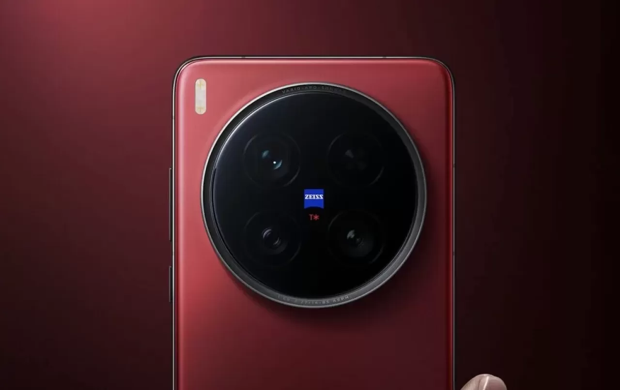 Vivo X200 Ultra'nın dördüncü kamerası tanıtıldı: Çıkarılabilir 200mm süper telefoto lens!