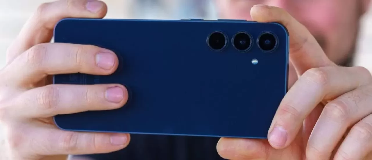 Samsung Galaxy A55, Avrupa'da One UI 7 Güncellemesini Aldı