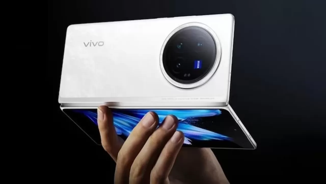 Vivo X Fold 5'in yeni yan tuşu ve ekran detayları ortaya çıktı!