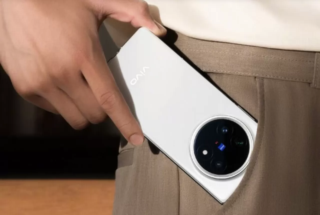 Vivo X200 FE ve Vivo X Fold 5 Fiyatı Belli Oldu