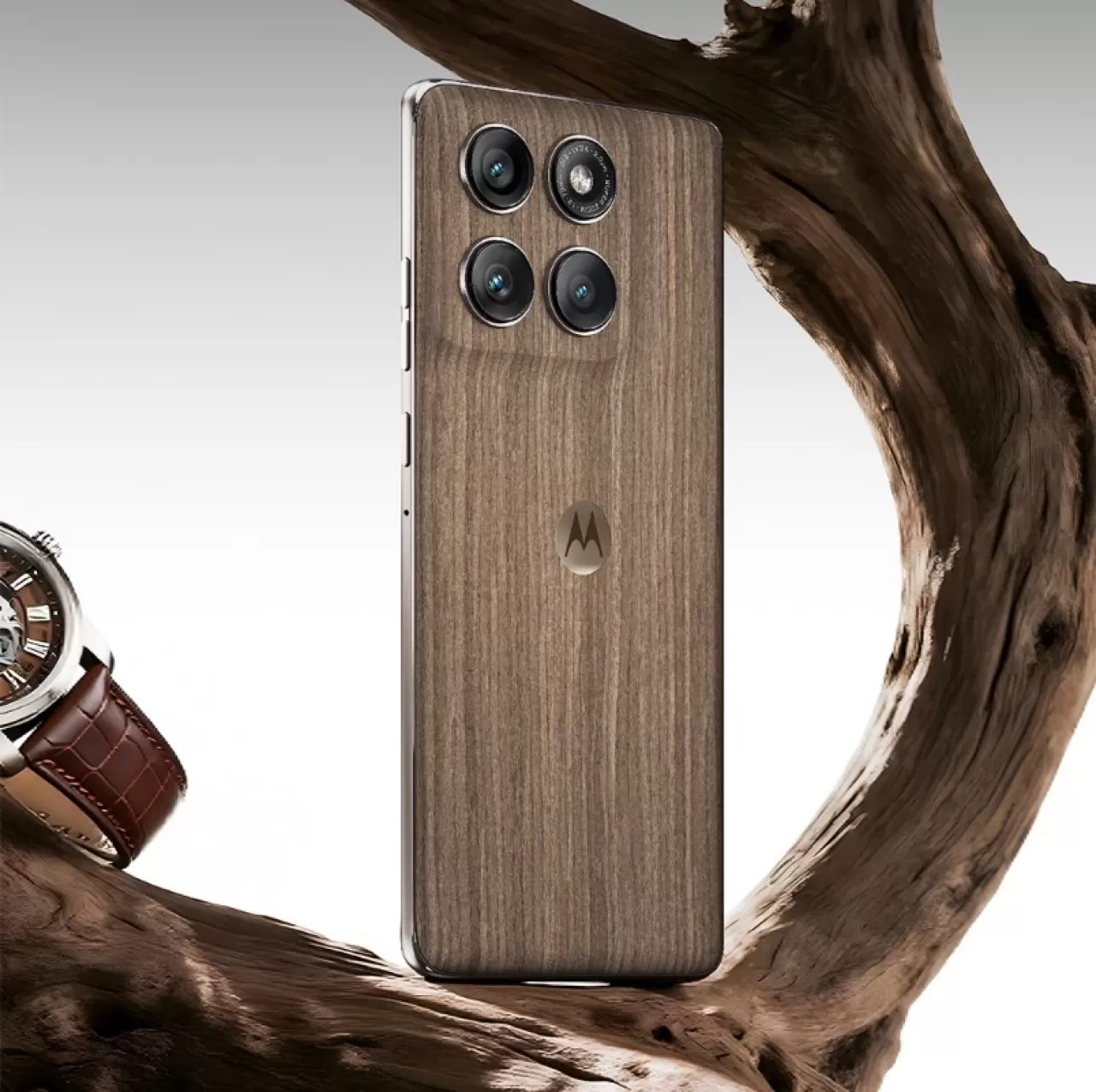 Motorola Edge 60 Pro Ahşap Versiyonuyla Satışta!