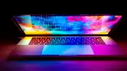 MacBook Pro OLED Modelleri Hafif Tasarımla Geliyor