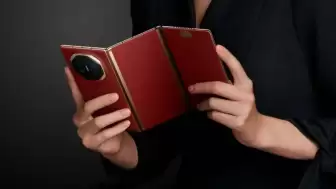 Huawei Mate XT 2 Eylül'de Çıkıyor: Uydu Bağlantısı Sunacak!