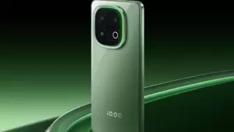 iQOO 15 Ekran Detayları Sızdırıldı