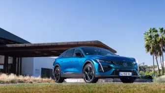 Peugeot 408 Türkiye Yollarında: İşte Fiyatı ve Teknik Özellikleri