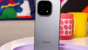 iQOO 15T Görüntüsü Ortaya Çıktı: Bu Ay Piyasaya Çıkıyor!