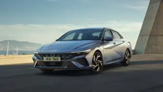 Hyundai Elantra Busan’da Yenilenen Yüzüyle Sahneye Çıktı