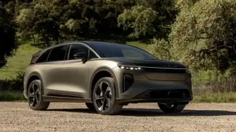 Lucid, Yeni Elektrikli SUV’si Cosmos’un Çıkışını Erteledi