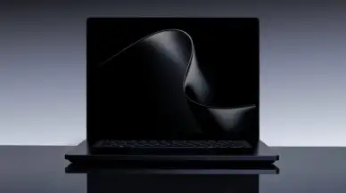 Microsoft Surface Laptop Ultra Duyuruldu: Şimdiye Kadarki En Parlak Ekrana Sahip!
