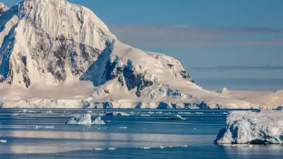 Bilim insanları Antarktika'daki gizemli yukarı yönlü sinyallerin kaynağını bulmaya çalışıyor