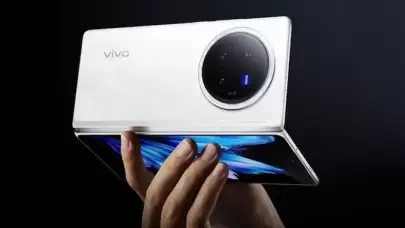 Vivo X Fold 5'in yeni yan tuşu ve ekran detayları ortaya çıktı!