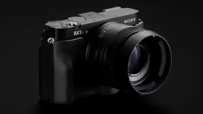 Sony RX1R Kamera, 10 Yıl Sonra Bir Dönüyor, Pir Dönüyor!