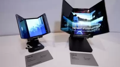 Samsung'un Üç Katlı Telefon Lansmanının Ertelendiği Bildirildi