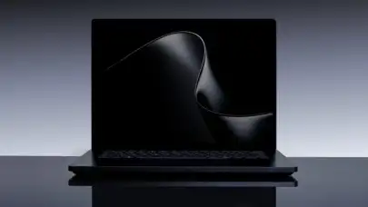 Microsoft Surface Laptop Ultra Duyuruldu: Şimdiye Kadarki En Parlak Ekrana Sahip!