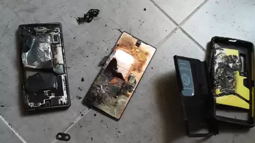 Google Pixel 6a Telefon, Alev Alev Yandı!