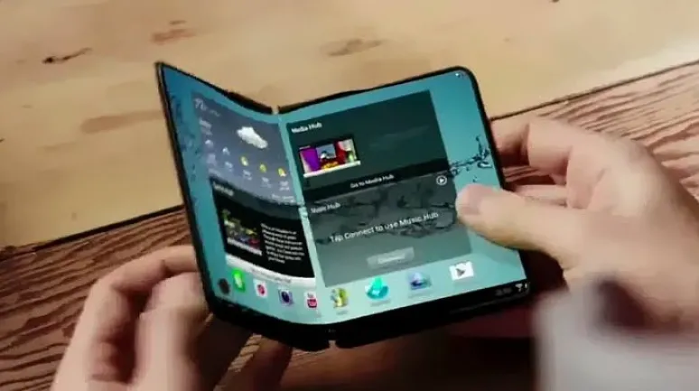 Samsung'dan 17 İnç Ekranlı Yeni Katlanabilir Telefon