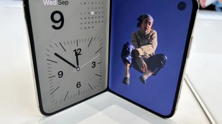 Piyasaya Yeni Çıkan iPhone Duo'nun Ekranı Kırıldı!