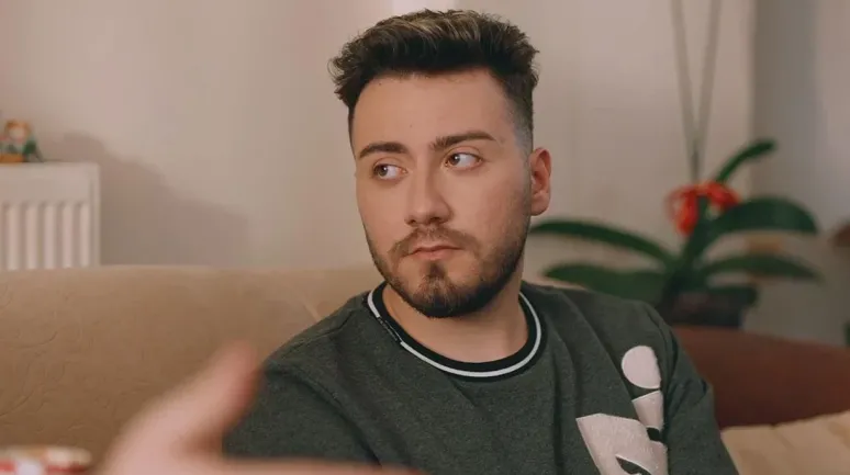 Enes Batur Havalimanında Yakalandı: Göz Altına Alındı!