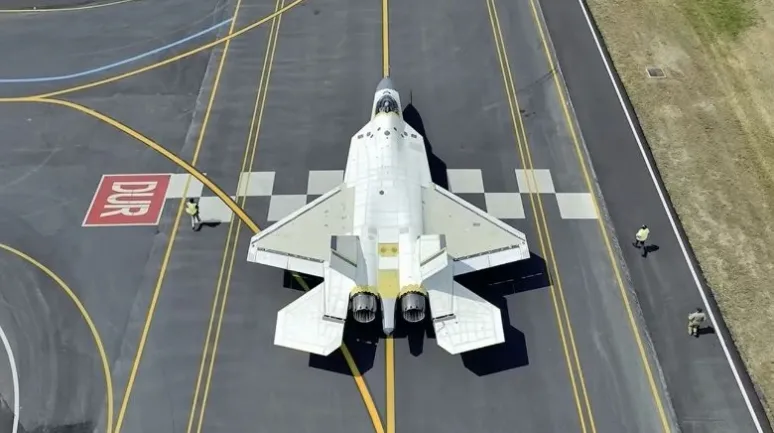 Amerikalı Eski Savaş Pilotlarından KAAN Analizi: "Tam Anlamıyla Raptor Havası Veriyor"