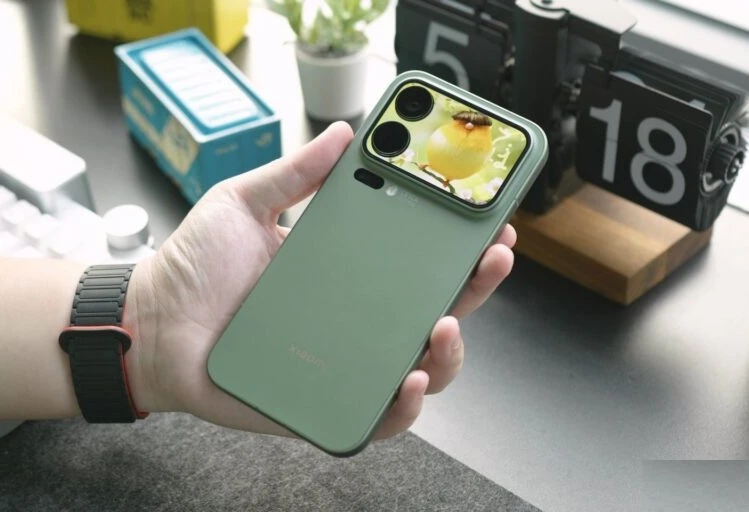 Xiaomi 17 Pro Modelleri HyperOS Güncellemesini Aldı