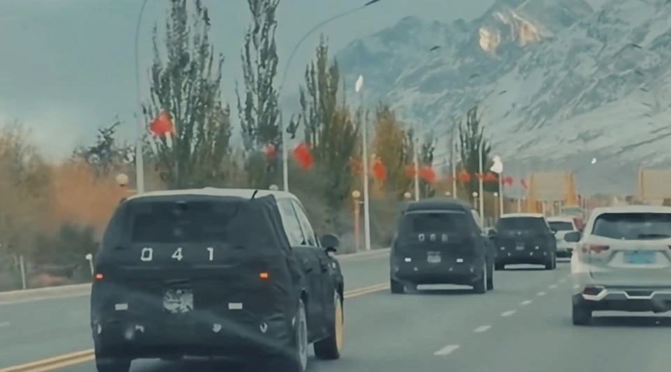 Xiaomi CEO'su Gizlice Xiaomi YU9 SUV'u Test Ederken Görüldü!