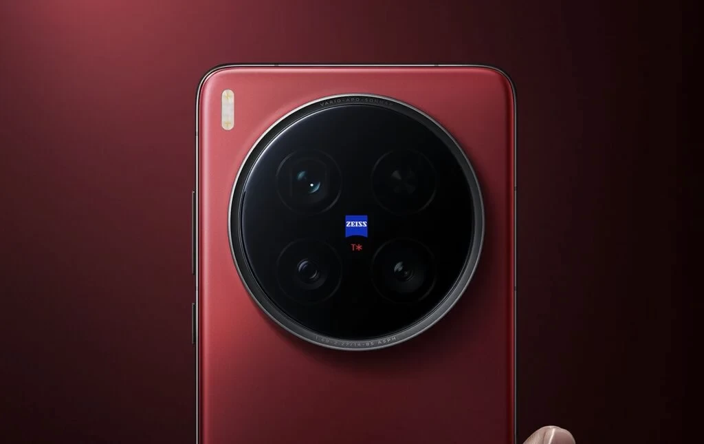 Vivo X200 Ultra'nın dördüncü kamerası tanıtıldı: Çıkarılabilir 200mm süper telefoto lens!
