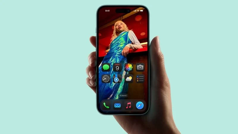 Apple, iPhone 17 Pro'nun Yansıma Önleyici Ekranını İptal Etti!