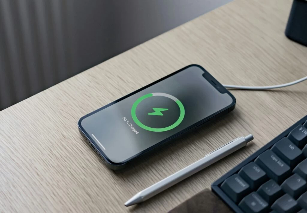 iOS 26'nın yapay zeka destekli "Adaptif Güç" özelliği iPhone 17 Air'ı kurtarabilir
