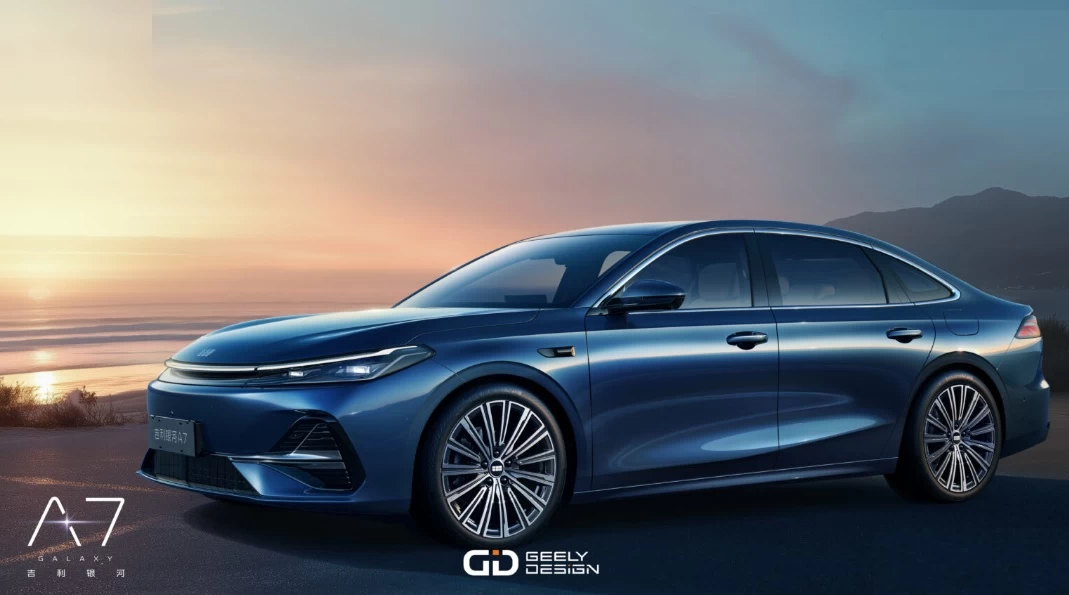Geely Galaxy A7 Hibrit Sedan Tanıtıldı