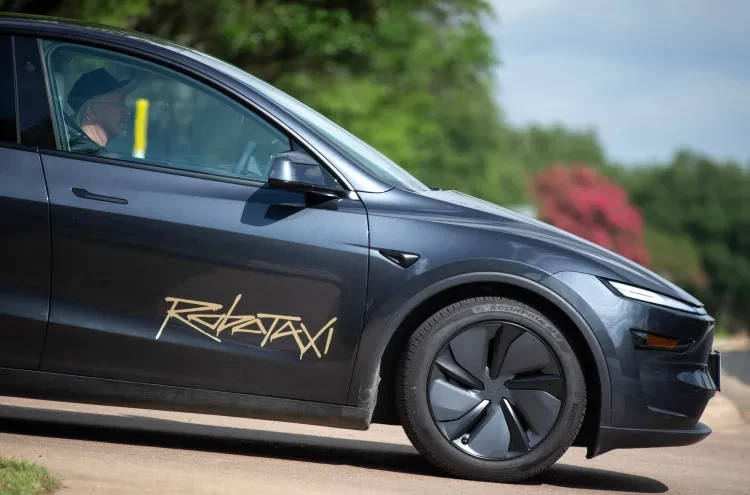 Tesla Robotaksi Hizmete Başladı: İşte İlk Tepkiler