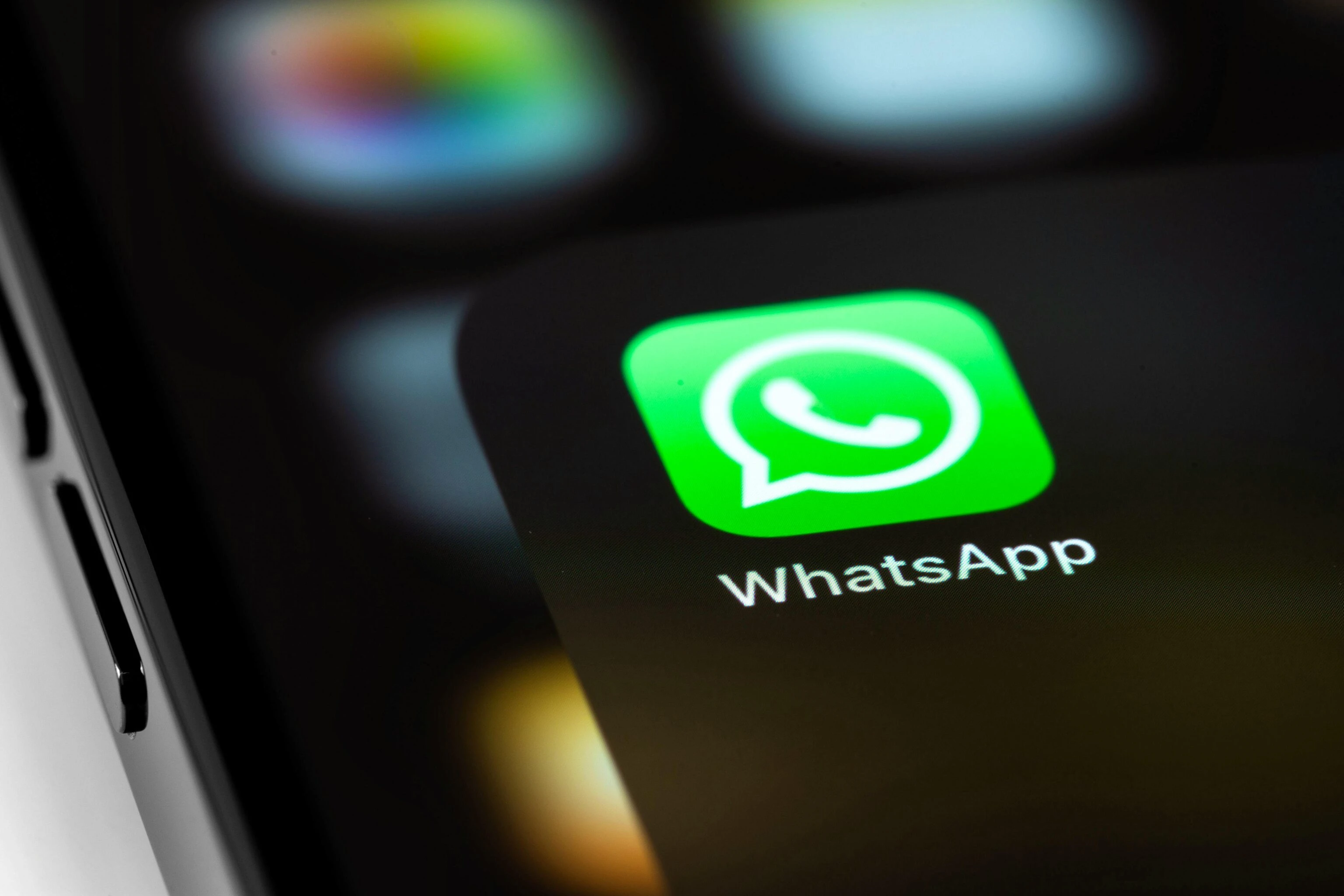 WhatsApp’ta Yolun Sonu: Kişiselleştirilebilir Avatar Özelliği Kaldırılıyor