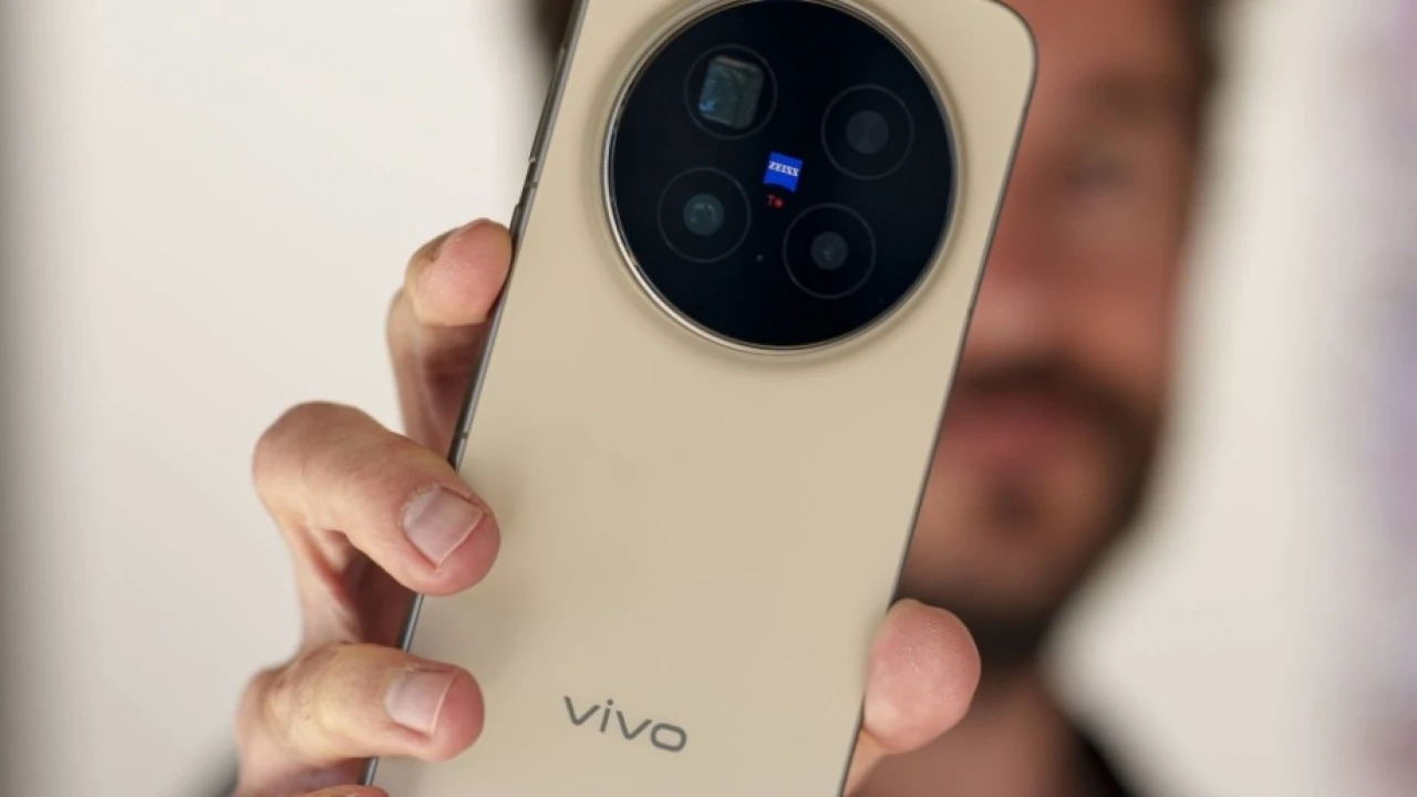 Vivo X500 Pro Max, Süper Hızlı Bir Şarja Sahip Olacak